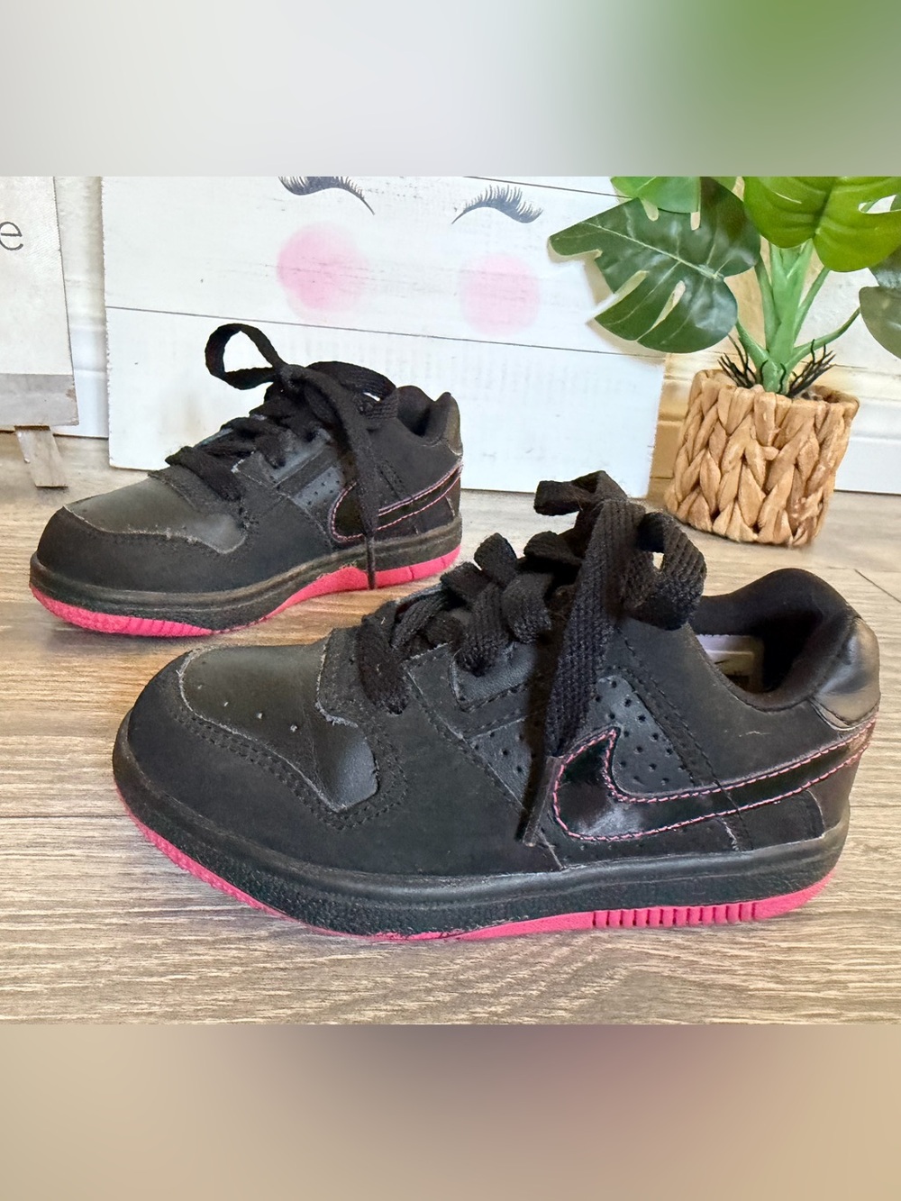 Nike Delta Force Toddler Girls Black Pink Low Top Sneakers. Size 9 Toddler